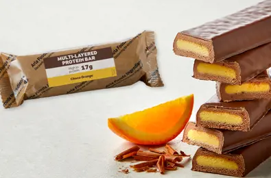 Multi-textured bar with protein in every layer